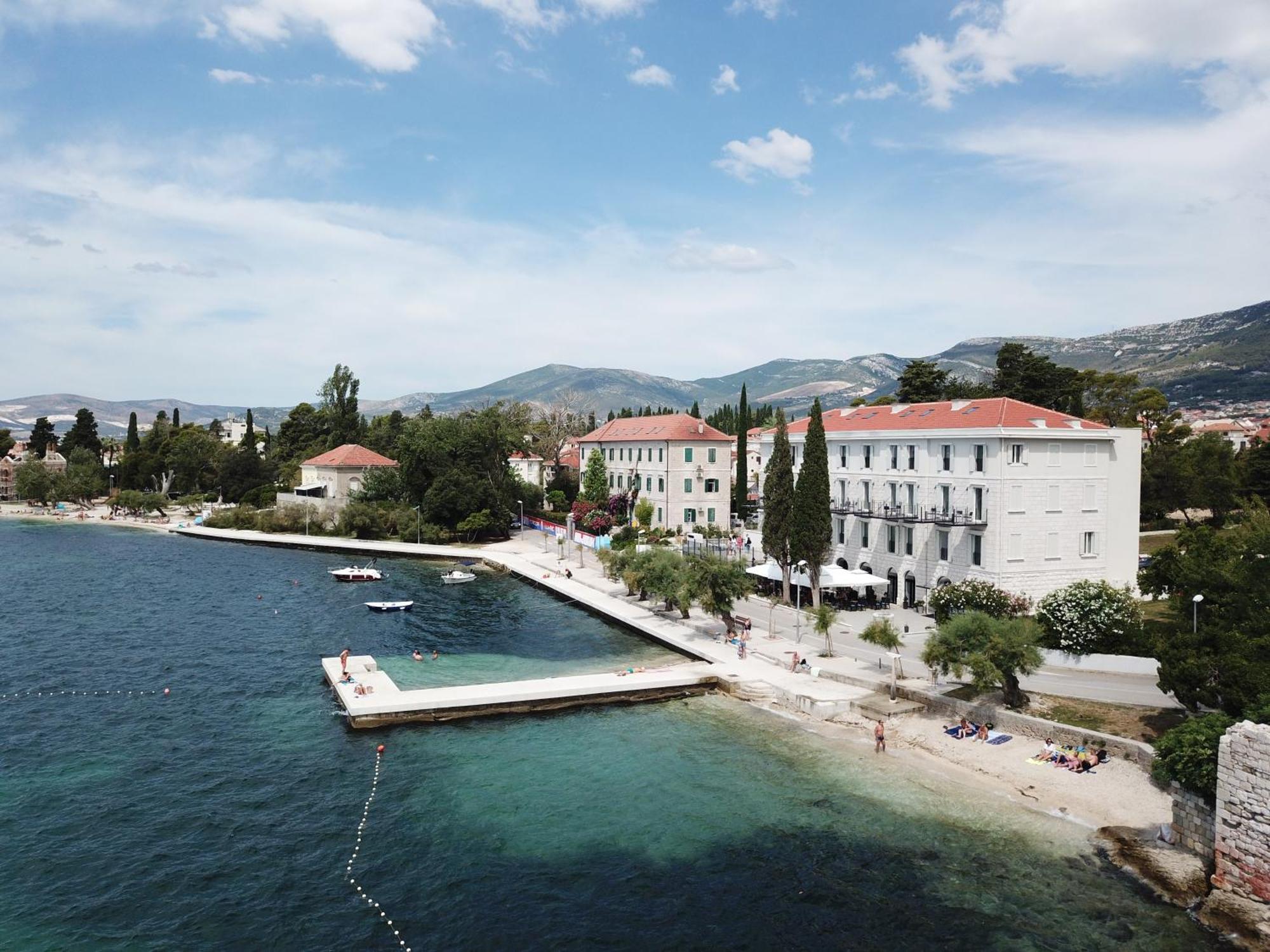 Hotel Stacija Kaštela Buitenkant foto